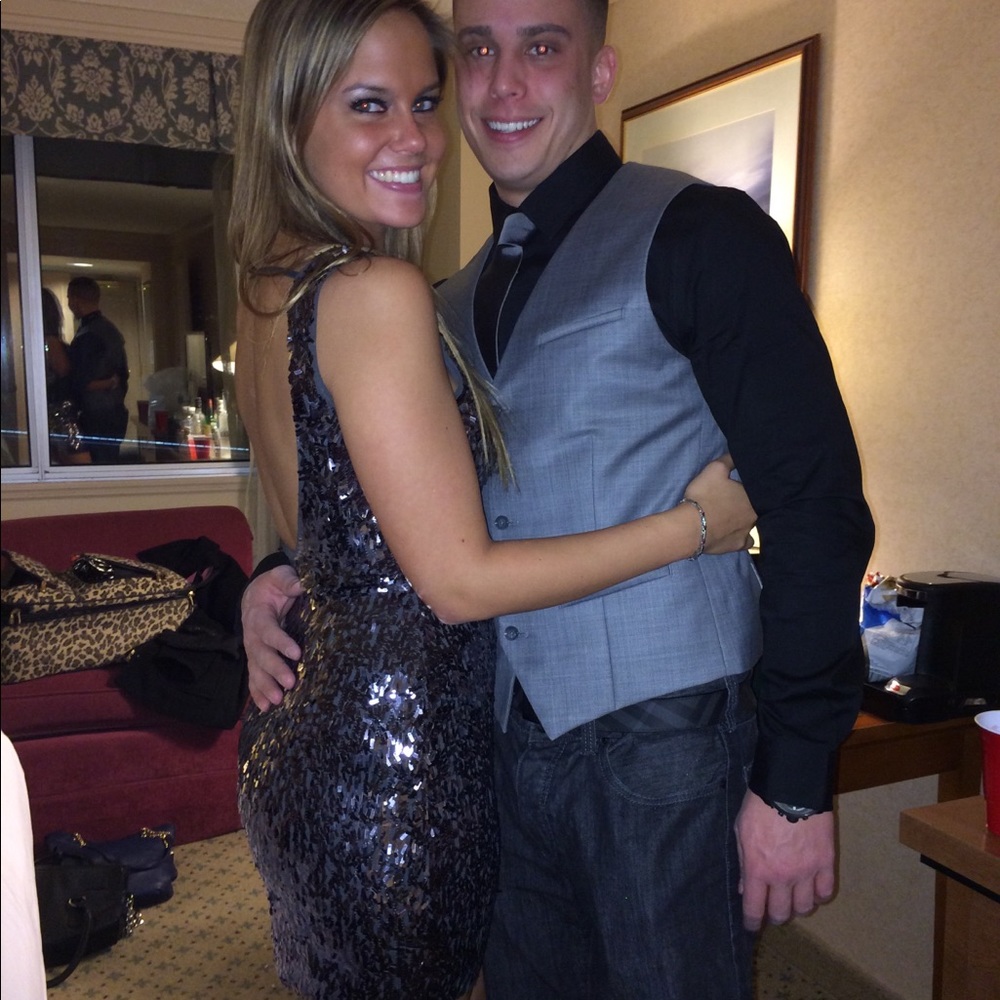 Express Sequin Dress - Picture 5 of 5